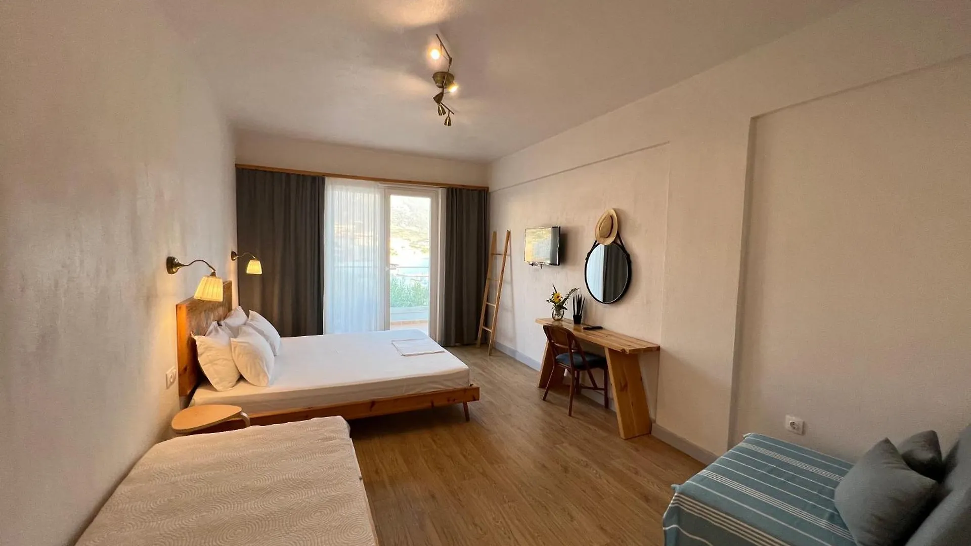 Sea And Sky Apartment Himare 0*,