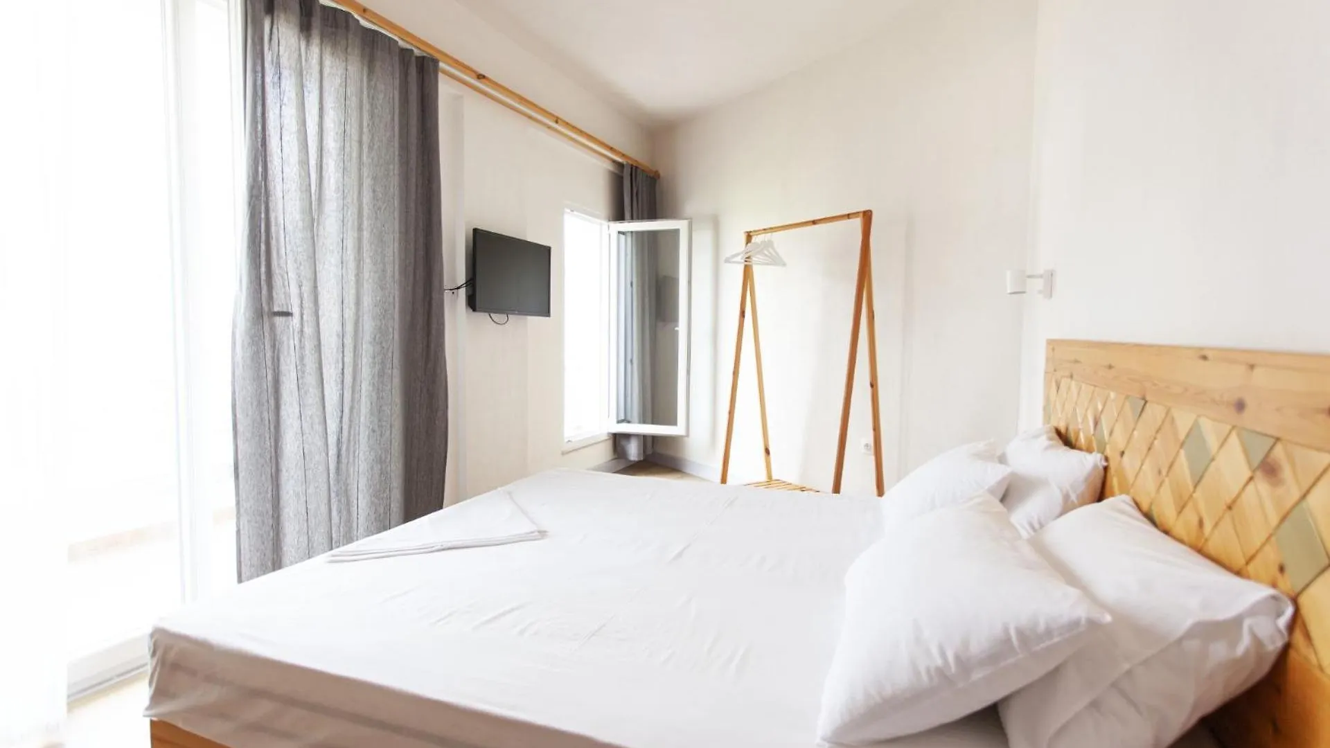 Sea And Sky Apartment Himare
