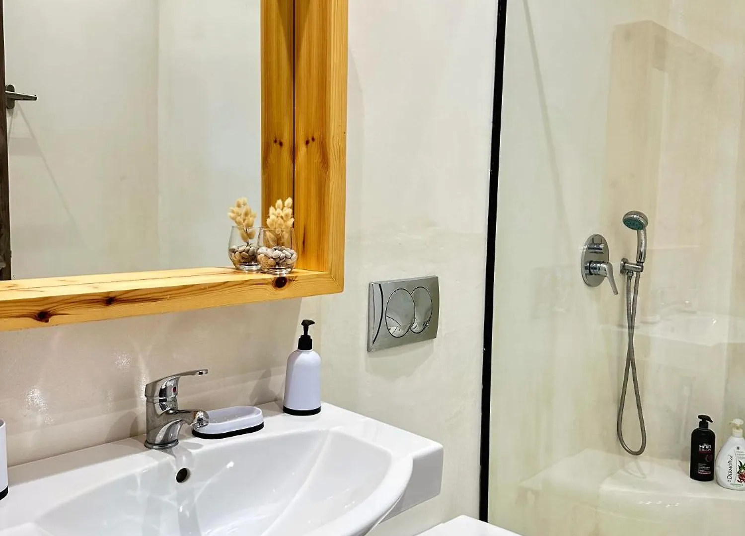 Sea And Sky Apartment Himare