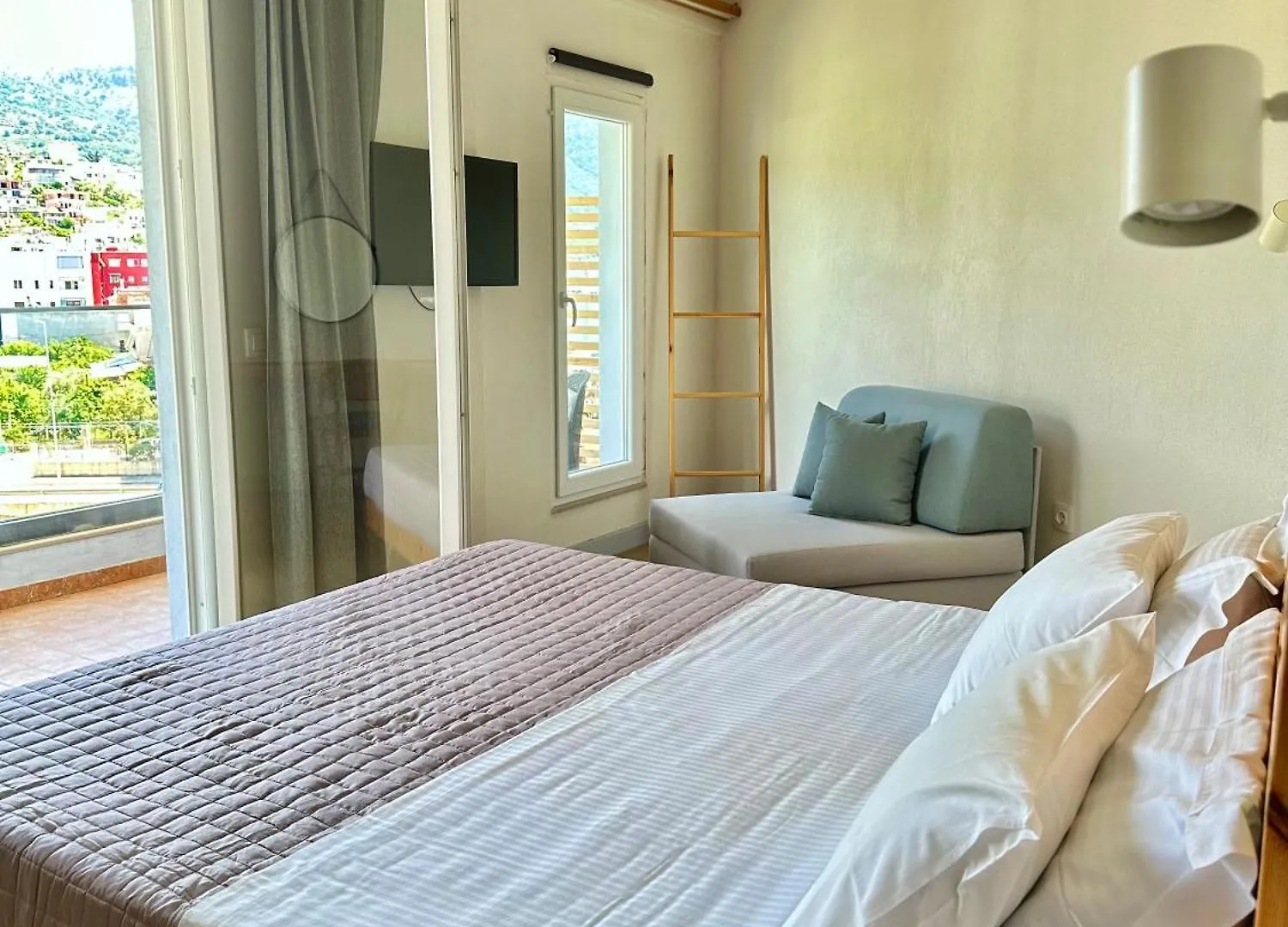 Sea And Sky Apartment Himare